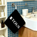 serviette toilette moderne noir rose logo tous chien symboles coeurs paix