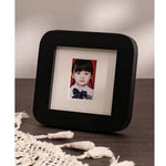 cadre photo bois naturel marron noir jaune classique enfant bébé décoration intérieure vintage