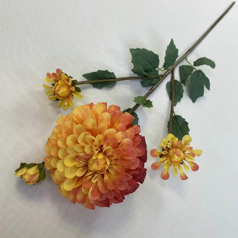bouquet fleurs artificielles dahlias orange rouge violet intérieur décoration moderne minimaliste