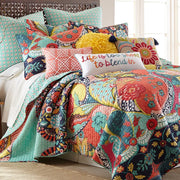 couette matelassée bohème motifs floraux taies d'oreiller couleur turquoise rouge orange