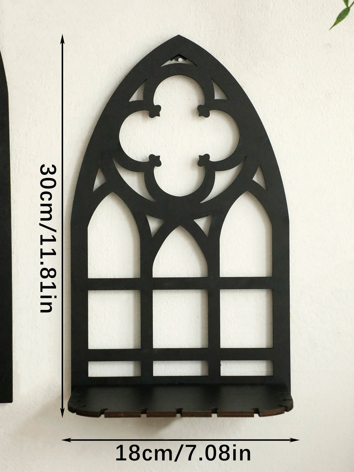 décoration murale étagères gothiques bois modernes motifs géométriques noires