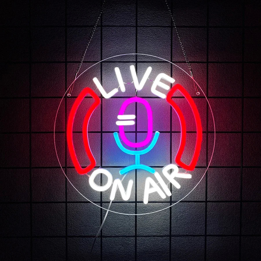 néons lumineux textes on air live microphones couleurs rouge bleu jaune violet moderne fixations