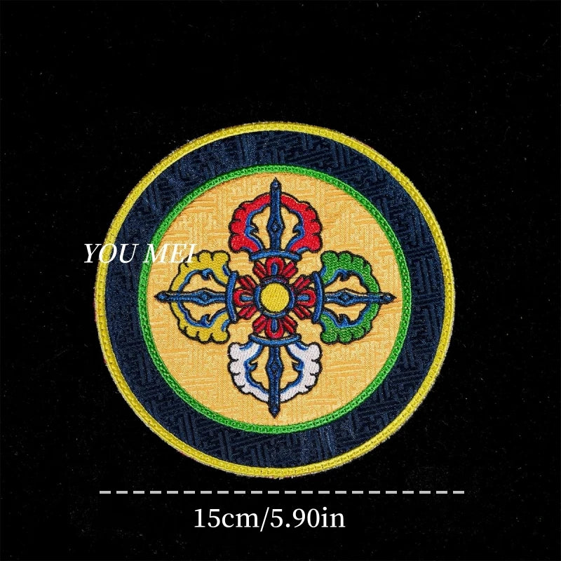 broderies tibétaines motifs fleurs table carrée coton polyester artisanal rouge bleu vert jaune marron