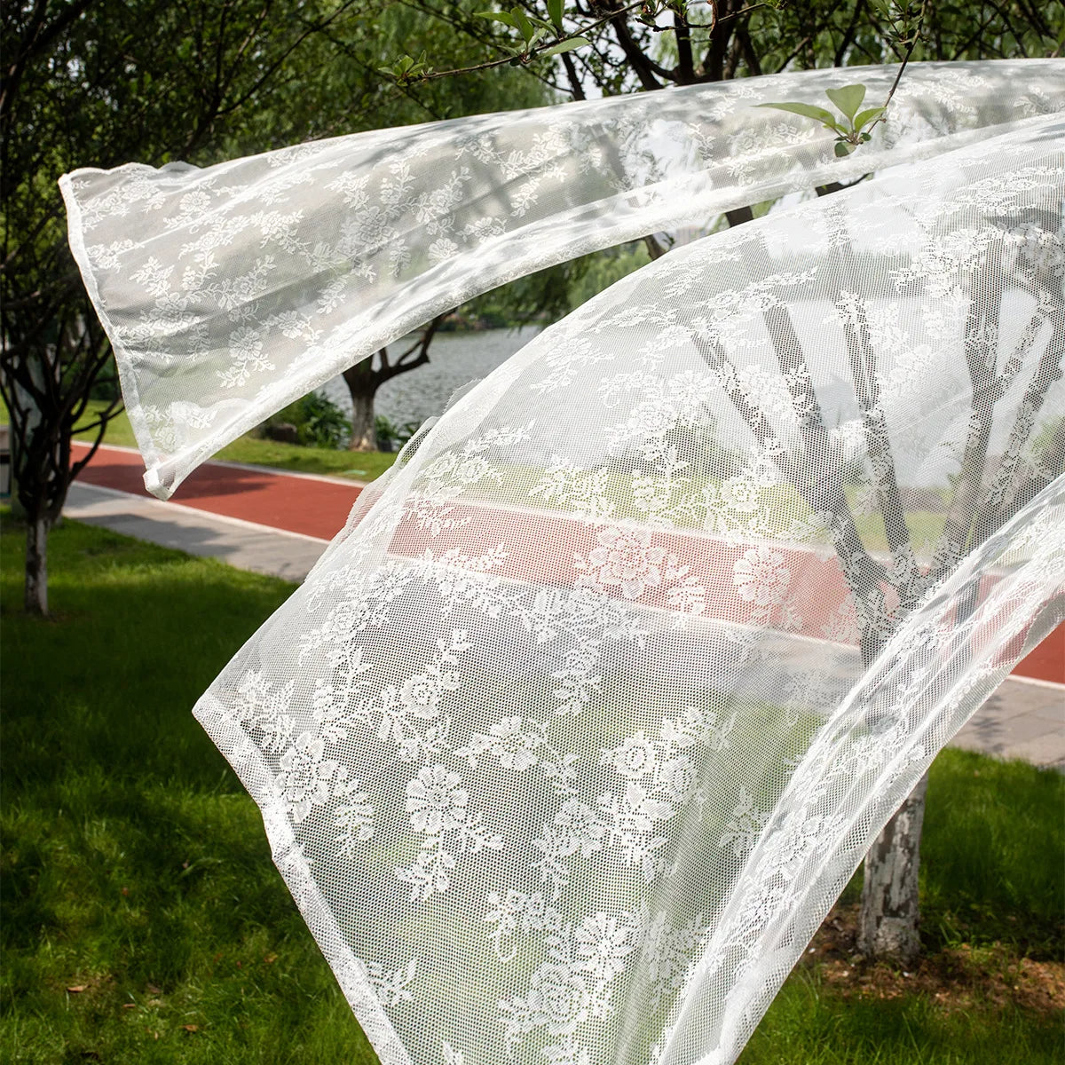 voile fenêtre transparente brodée fleurs blanches fond blanc polyester large 100cm hauteur 110cm 180cm
