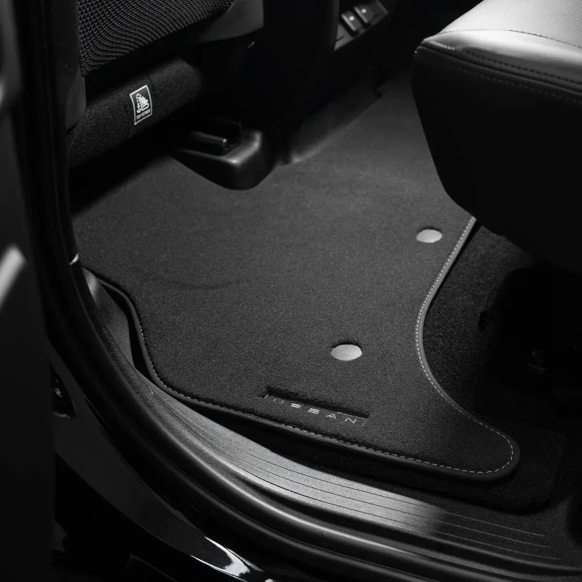 tapis sol voiture noir velours moderne defender 90 110 urban dynamic