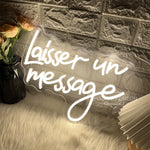 décoration murale néon sign blanc lettres stylisées moderne minimaliste lumière usb chambre