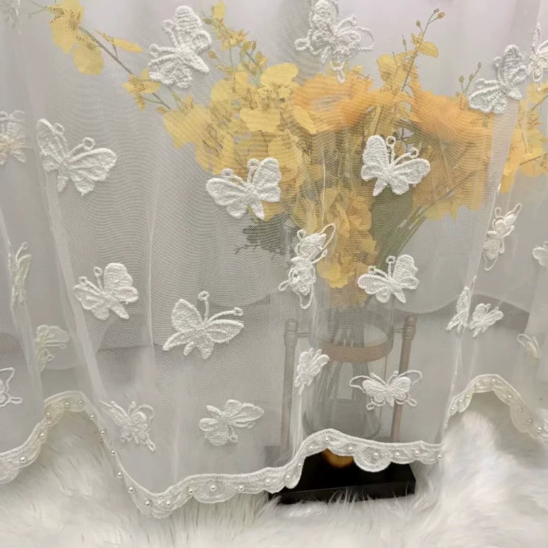 rideau blanc transparent brodé papillons salon chambre enfant decoration pastorale