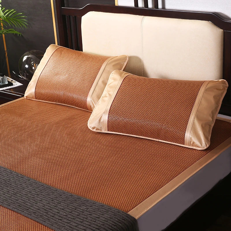 Matelas avec taie d'oreiller assortie en couleur rouge