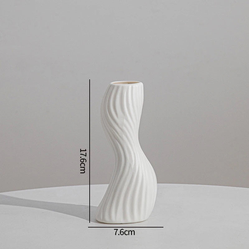 vases décoratifs modernes plastique blanc noir gris vert rayures verticales fleurs maison mariage