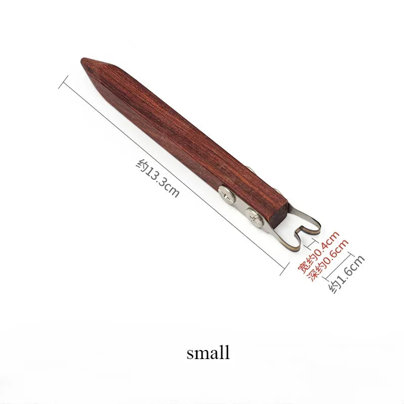outils poterie coupe argile manche bois lame acier artisanal utilitaire modélisation ceramique