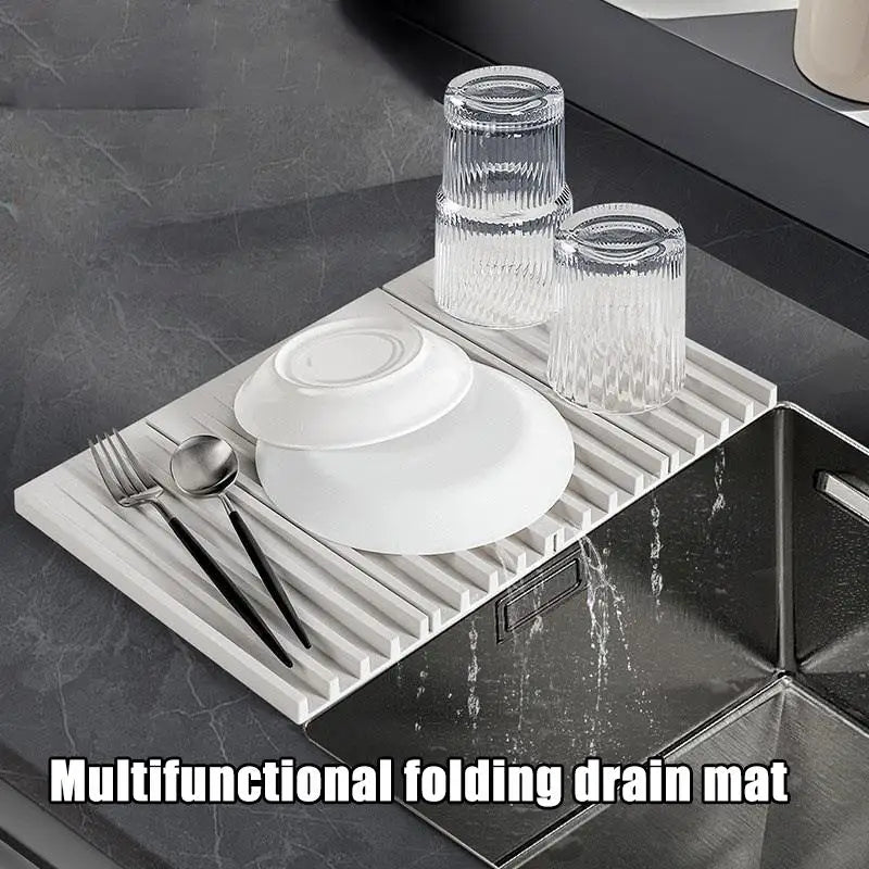 tapis drainage pliable gris rayures horizontales moderne vaisselle séchage antidérapant transparent assiettes cuillères fourchettes