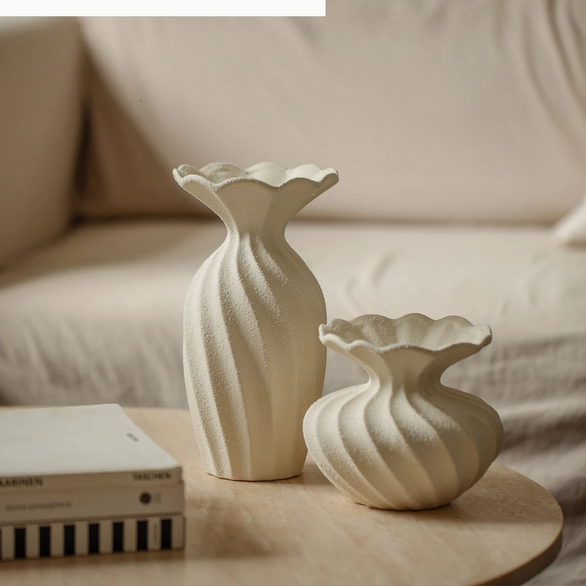 vase moderne céramique blanc rayures horizontales opacité fait main décoration maison