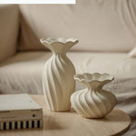 vase moderne céramique blanc rayures horizontales opacité fait main décoration maison