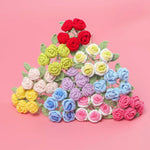 bouquets roses rouges jaunes bleues vertes artisanales crochetées intérieur decoration mariage