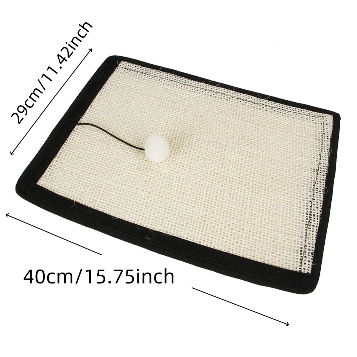 tapis griffoir moderne sisal beige bordure élastique chat jouet plumeuxSuspensons là car nous devons