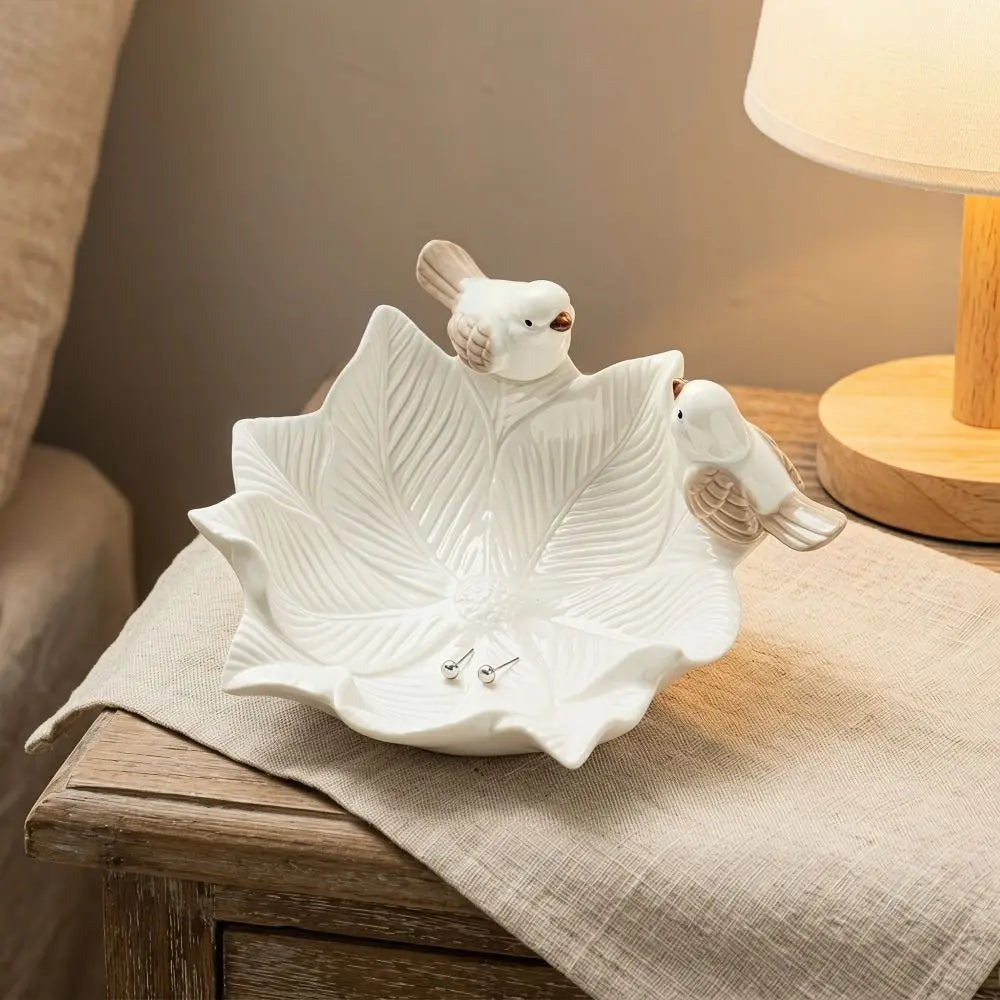 assiette bijoux céramique blanc rose oiseaux feuilles naturelle décoration intérieure anneaux oreilles