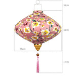 lanterne japonaise traditionnelle rouge fleurs décorative artisanale pompon bois suspendue