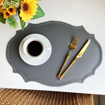 assiettes classiques opaques vert gris beige rose pâle 30x43cm lisses dorées cuillères
