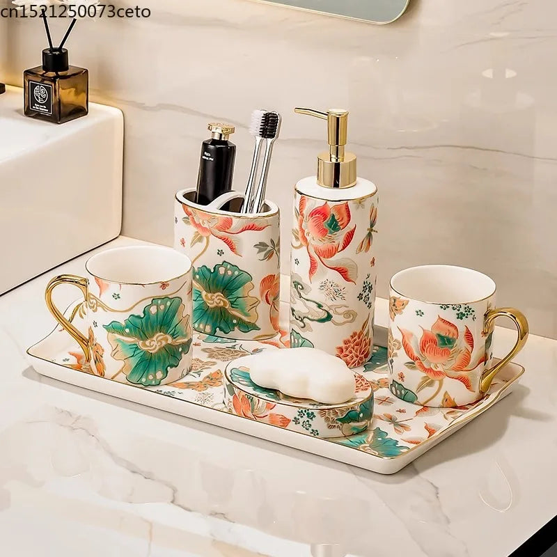 ensemble salle bain classique fleurs stylisées blanc or tasses porte brosse dents plateau savonnette