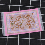 tapis ornements floraux motifs géométriques rouge beige bleu rose vert classique traditionnel miniature