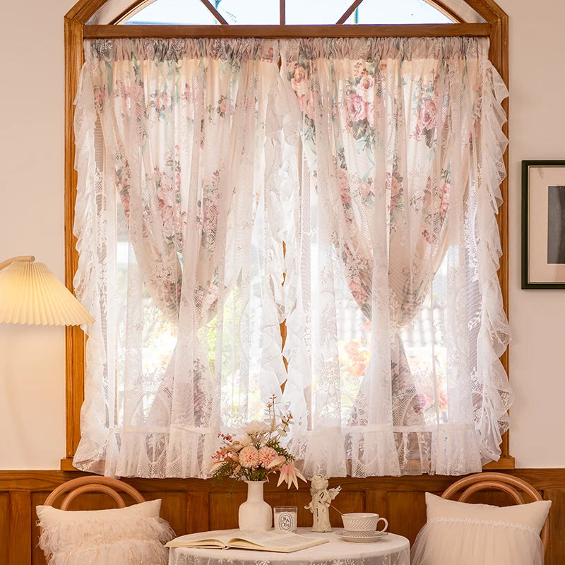 rideau dentelle fleurs vintage blanc rose vert transparent fenêtre chambre fille