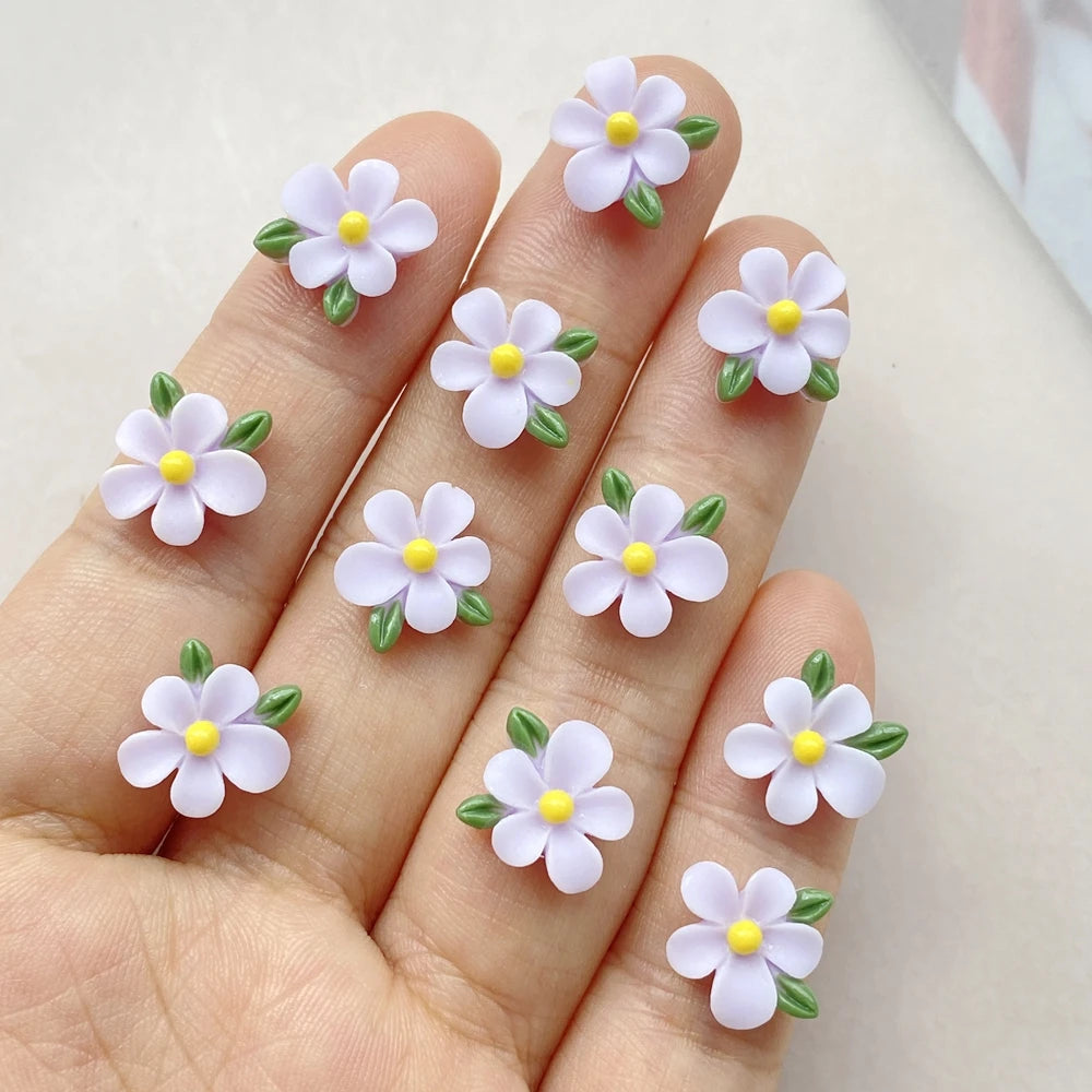 bijoux décoration ongles nail art fleurs colorées résine minimalistes blanc rose bleu vert jaune