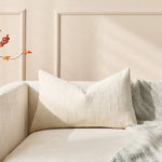coussin decoratif moderne minimaliste 45x45cm texture striee couleur beige jaune blanc cassé