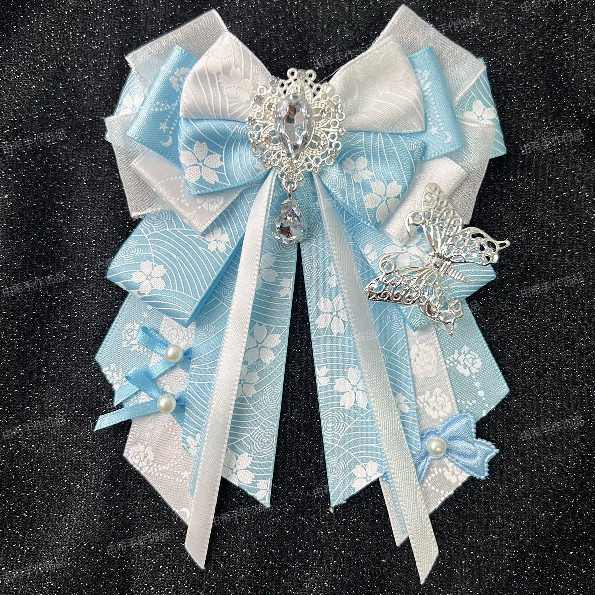 épinglette cheveux bleu clair rose pâle vert pastel papillon strass élégante occasion fête anniversaire