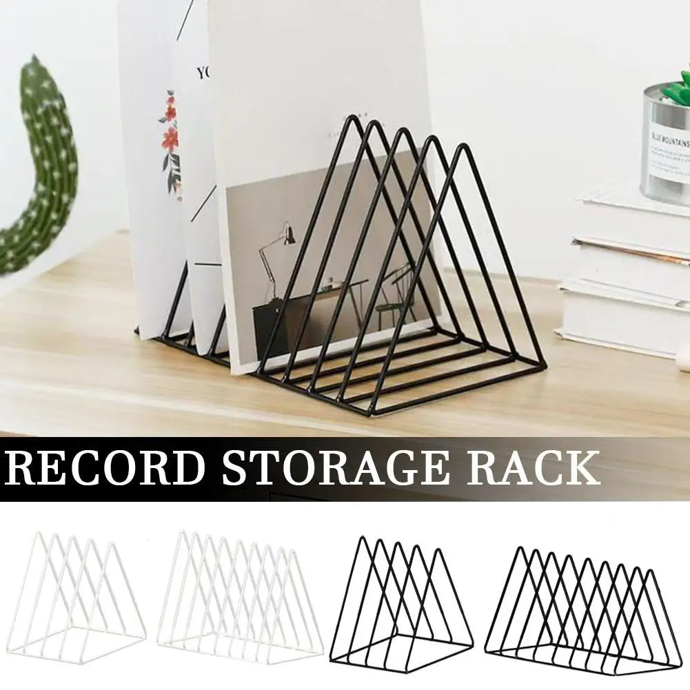 rangement disques vinyles noir structure métal moderne minimaliste triangles superposés 18cm 15cm 27cm 18cm