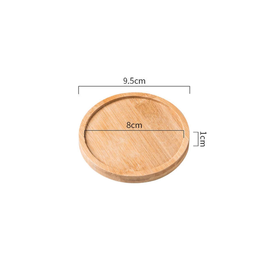 distributeur savon liquide cuisine pompe bois bouteille blanche noire vaisselle mains pot verre
