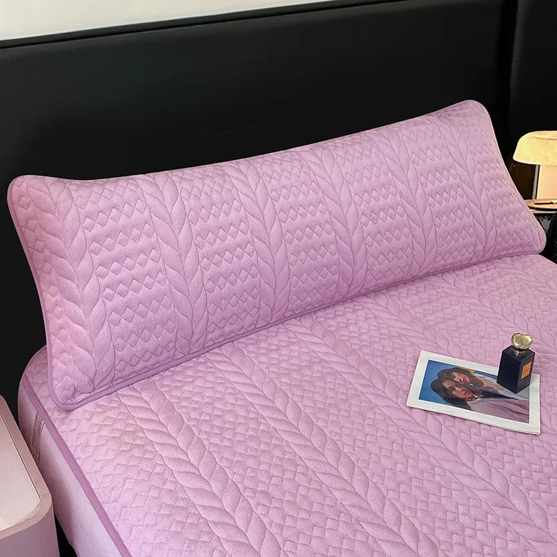 taie d'oreiller rose clair motif géométrique moderne matelassée lit confortable minimaliste