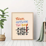 affiche moderne think outside the box tic tac toe beige clair noir rouge bleu
