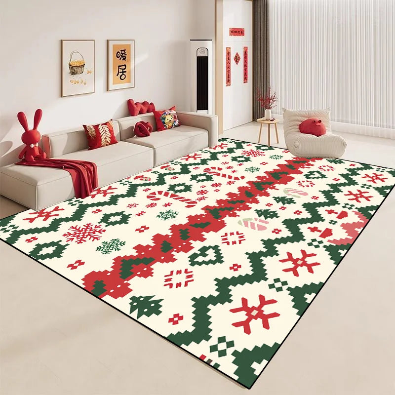 Motif de flocons de neige et de motifs géométriques rouges et verts sur un tapis d'hiver dans un salon moderne avec canapé et décorations asiatiques.