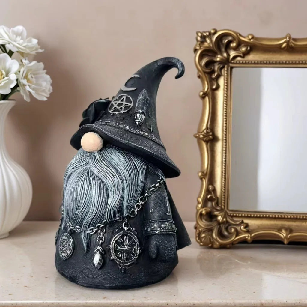 statue gnome gothique peinte pentagramme croissant lune chapeau sorcier decor maison fantastique mystique