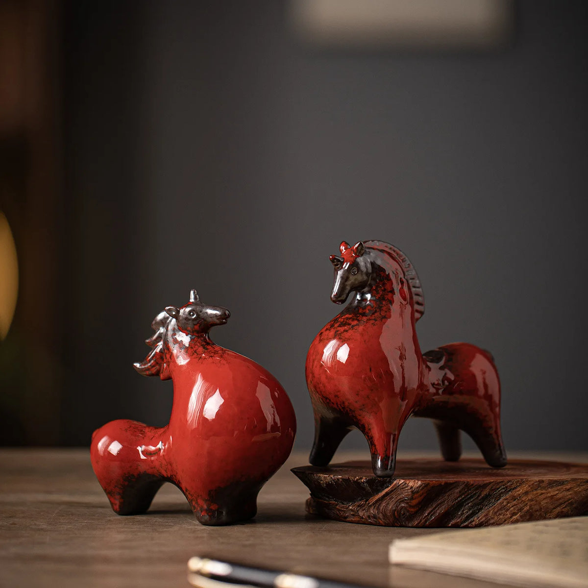 décoration céramique chevaux figurines couleur vert rouge gris minimaliste asiatique nouveau classique post moderne