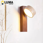 lampe murale moderne minimaliste bois texturé abatjour opaque orientable fixée mur