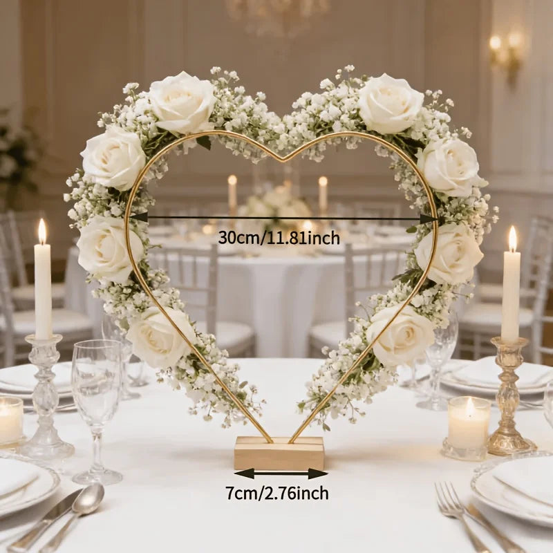décoration mariage romantique or blanc rouge vert coeur bois fleurs bougies tableextérieur