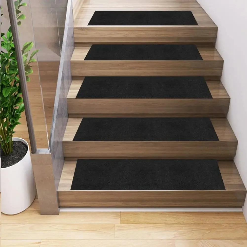 tapis antidérapant escalier texturé noir bleu marine marron beige gris moderne minimaliste adhésif lavable