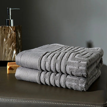 serviette coton absorbante lavable machine motif géométrique gris classique douce utilisation quotidienne