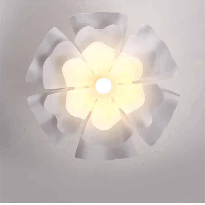 lampe suspendue moderne feuilles ouvertes blanc opacité éclairage chaleureux interrupteur bouton semi encastré