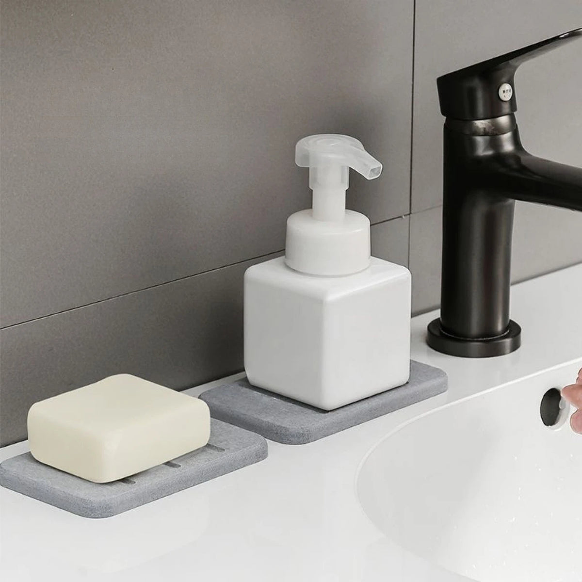 support savon moderne gris clair tissu adhésif salle bain absorbant rapide blanc opacité