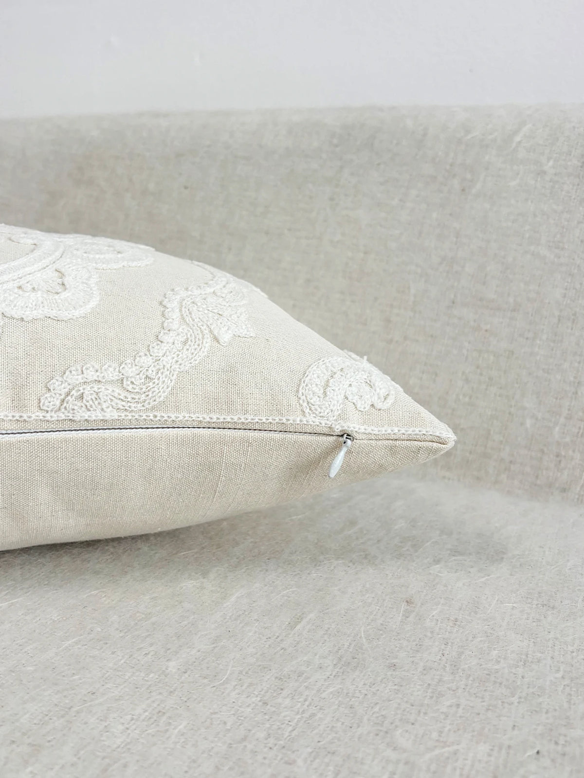 taie d'oreiller ronde brodée polyester élégante housse coussin fermeture éclair motif complexe beige clair
