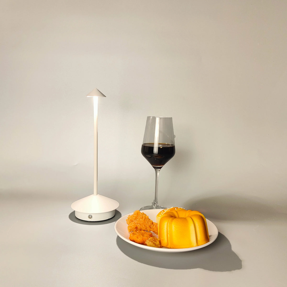 lampe table or blanc noir interrupteur tactile charge type base antidérapante moderne