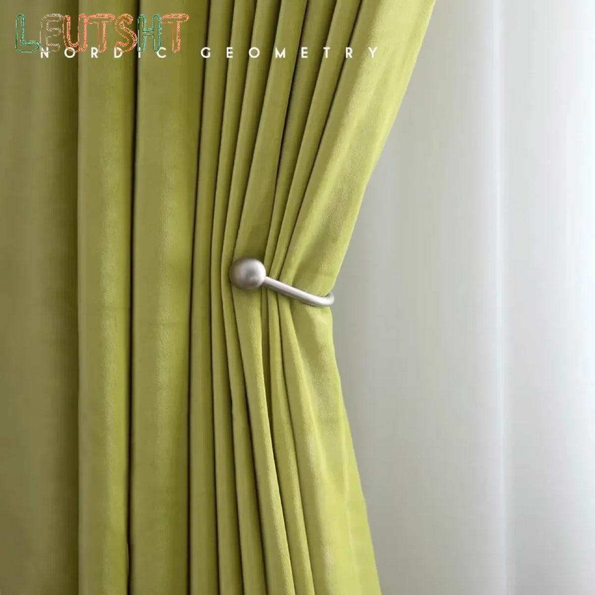 rideau occultant velours vert olive moderne minimaliste salon chambre fenêtre métalliques