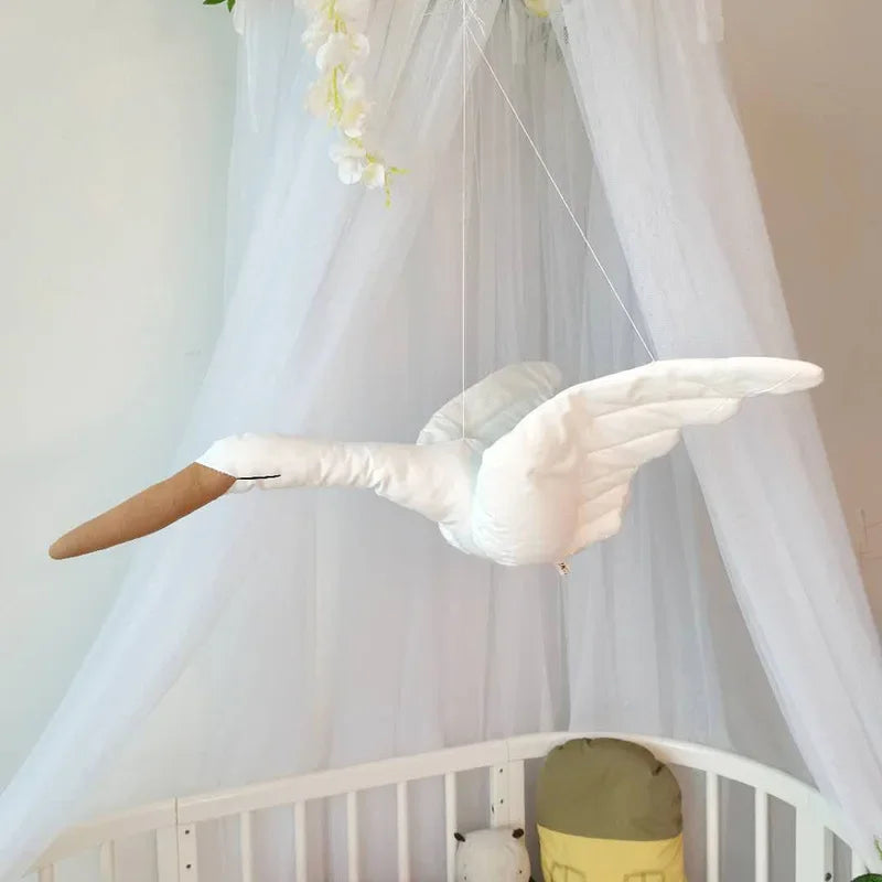décoration murale cygne blanc tissu texturé suspension chambre enfant oreiller motif cygne