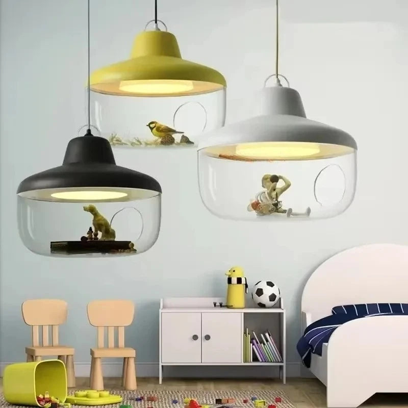 suspension lumineuse moderne transparente oiseau figurines robot vert gris noir rouge