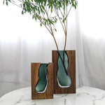 vase vert verre semi transparent bois naturel moderne artisanal table decoration
