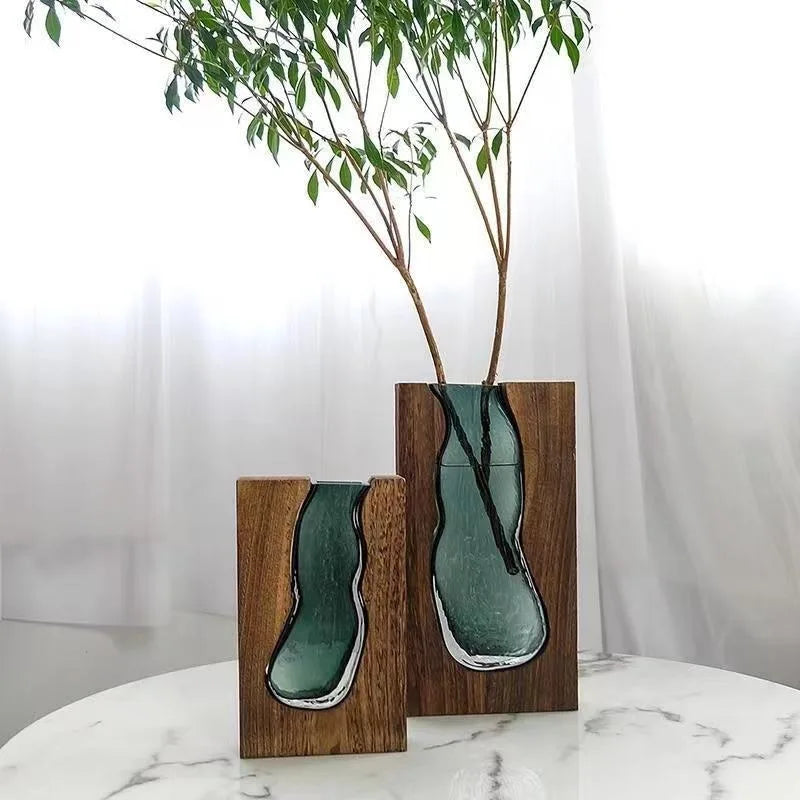 vase vert verre semi transparent bois naturel moderne artisanal table decoration