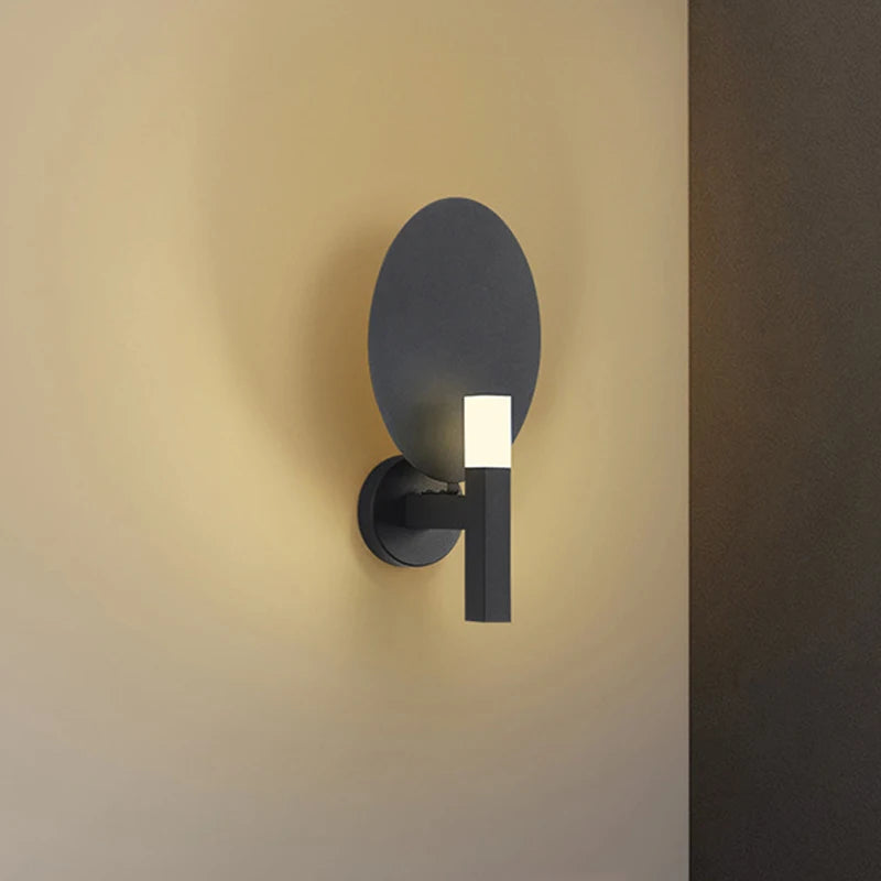 applique murale moderne or noir ampoule led finition mate éclairage quotidien minimaliste chambre salon