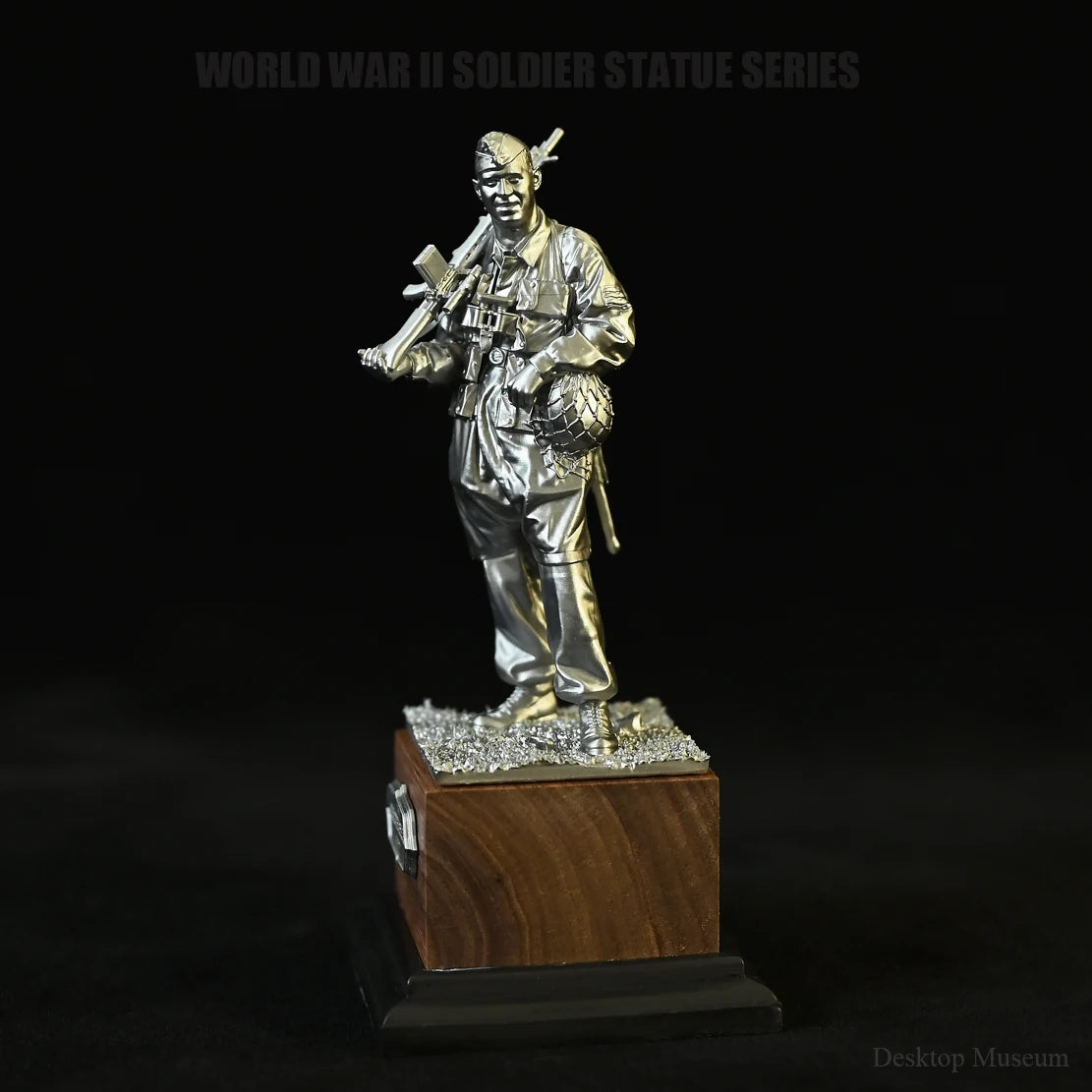 statuettes soldat guerre mondiale argenté marron réaliste base bois socle noir